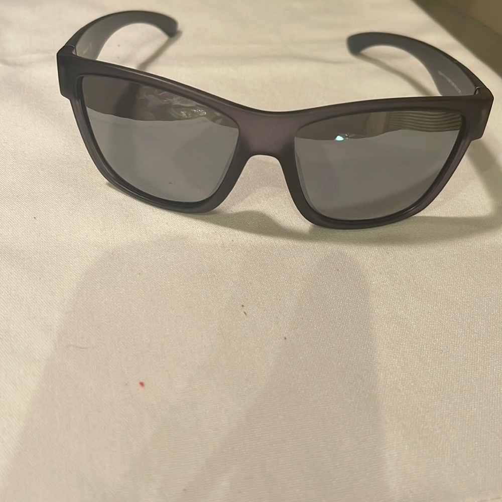 REEBOK POLARIZED 1219 sport wrap gray frames, gray mirrored lens.Comfortable